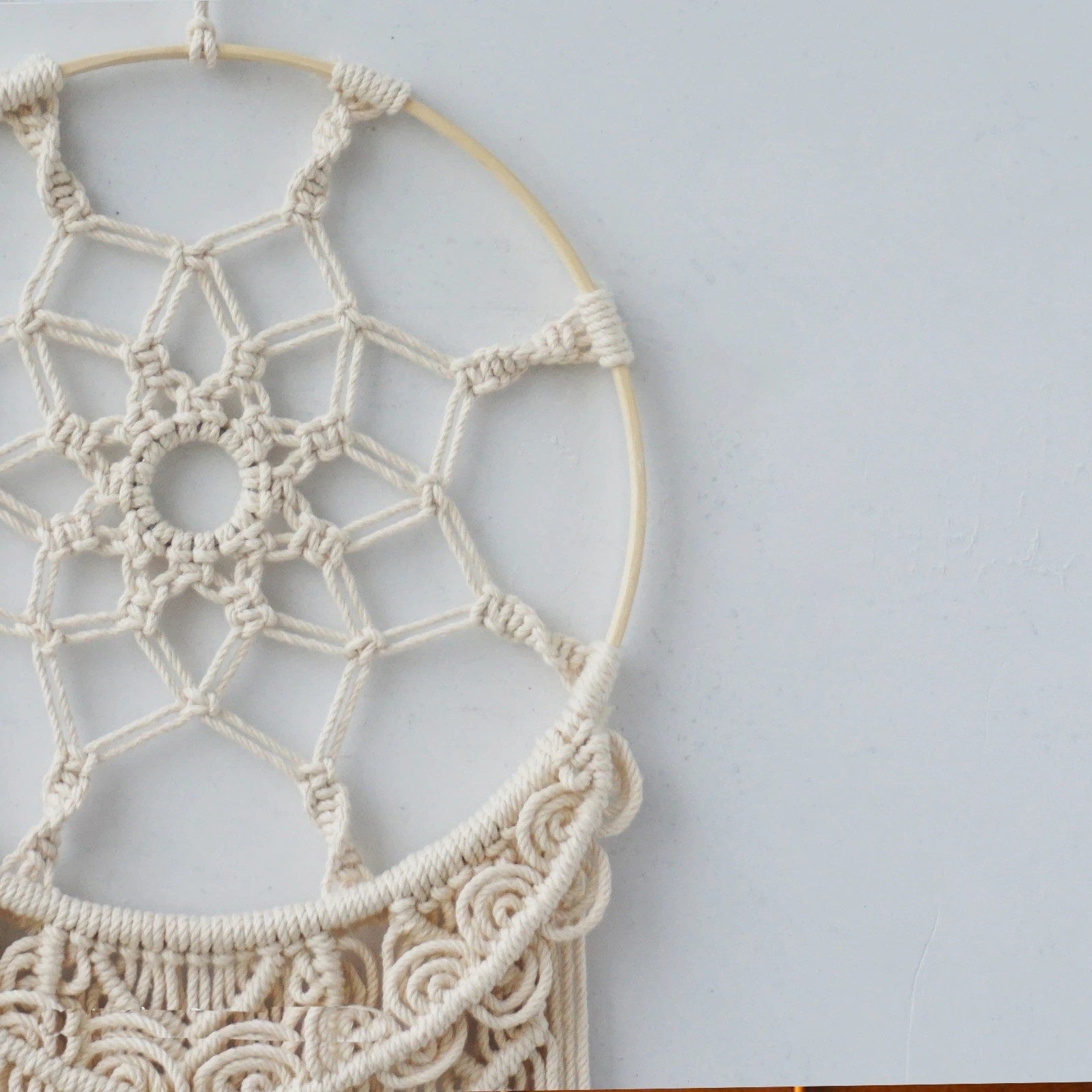 Capteur de Rêve Macramé Pompons en Coton